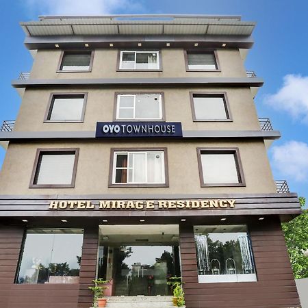 Super Townhouse Dharamshala Hotel Exterior photo