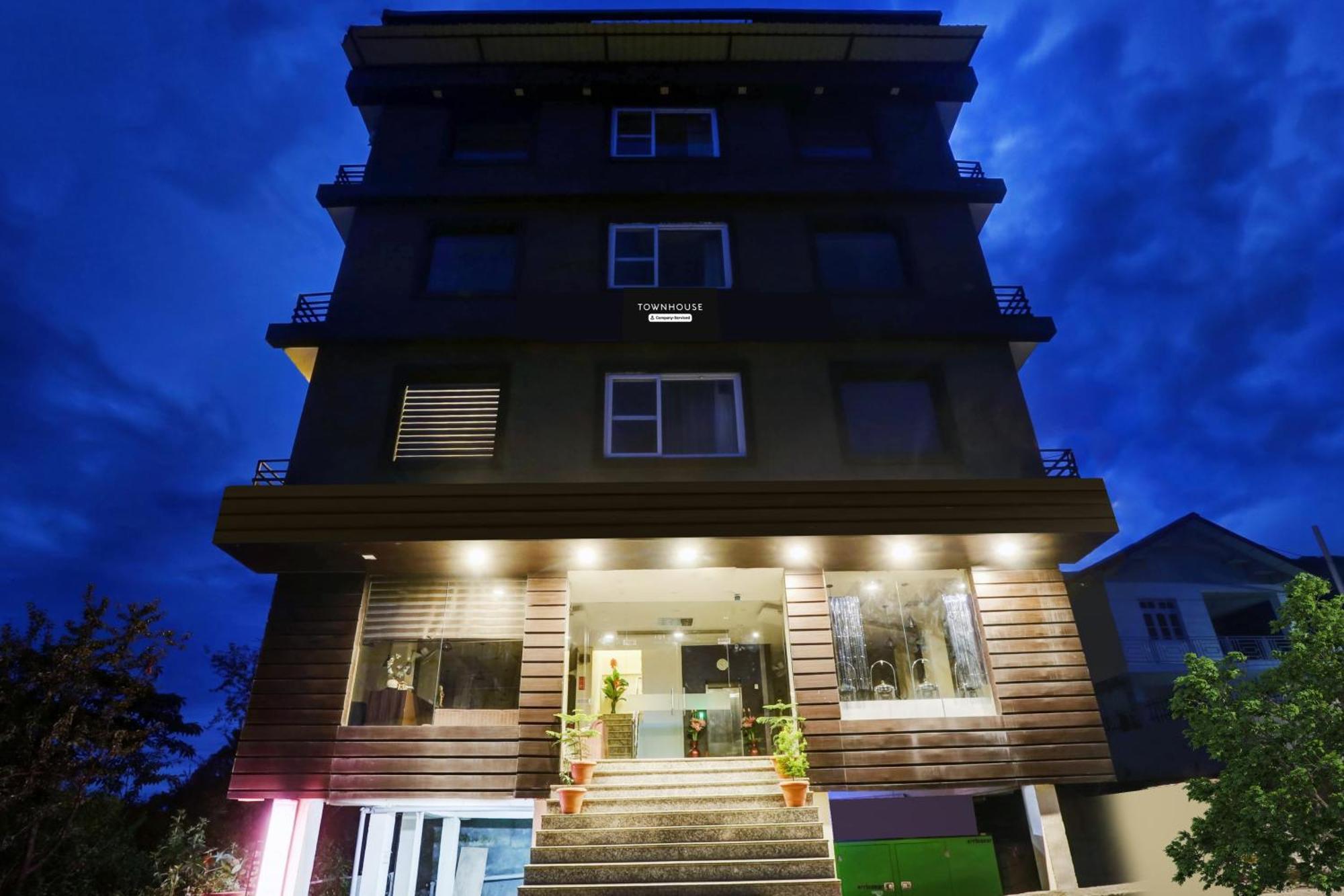 Super Townhouse Dharamshala Hotel Exterior photo