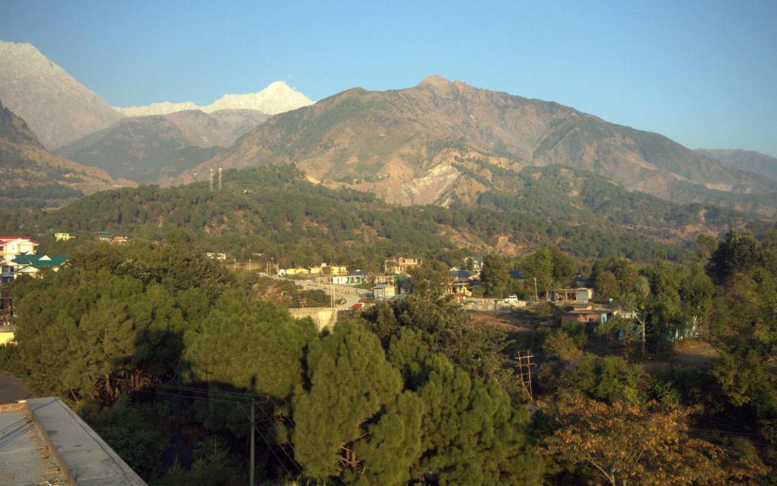 Super Townhouse Dharamshala Hotel Exterior photo